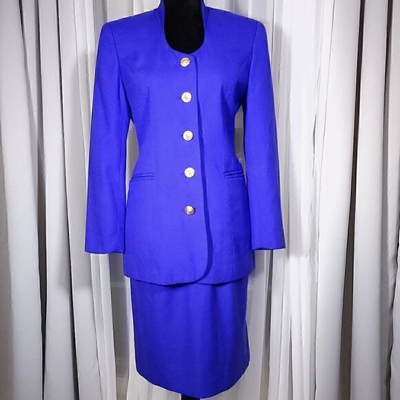Casual Corner Dresses & Skirts - Casual Corner Purple/Gold Button Blazer & Skirt Set. Size 6P